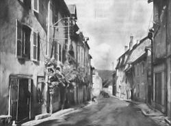 Rue de la R&eacute;publique &agrave; Orgelet (Jura)