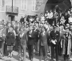 Inauguration de la place des déportés, avec la présence des personnailtés départementales et locales